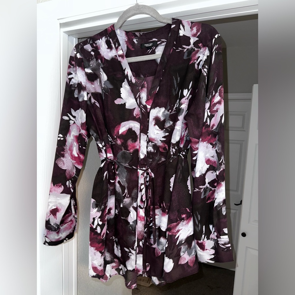Simply Vera Vera Wang Purple and White Blouse